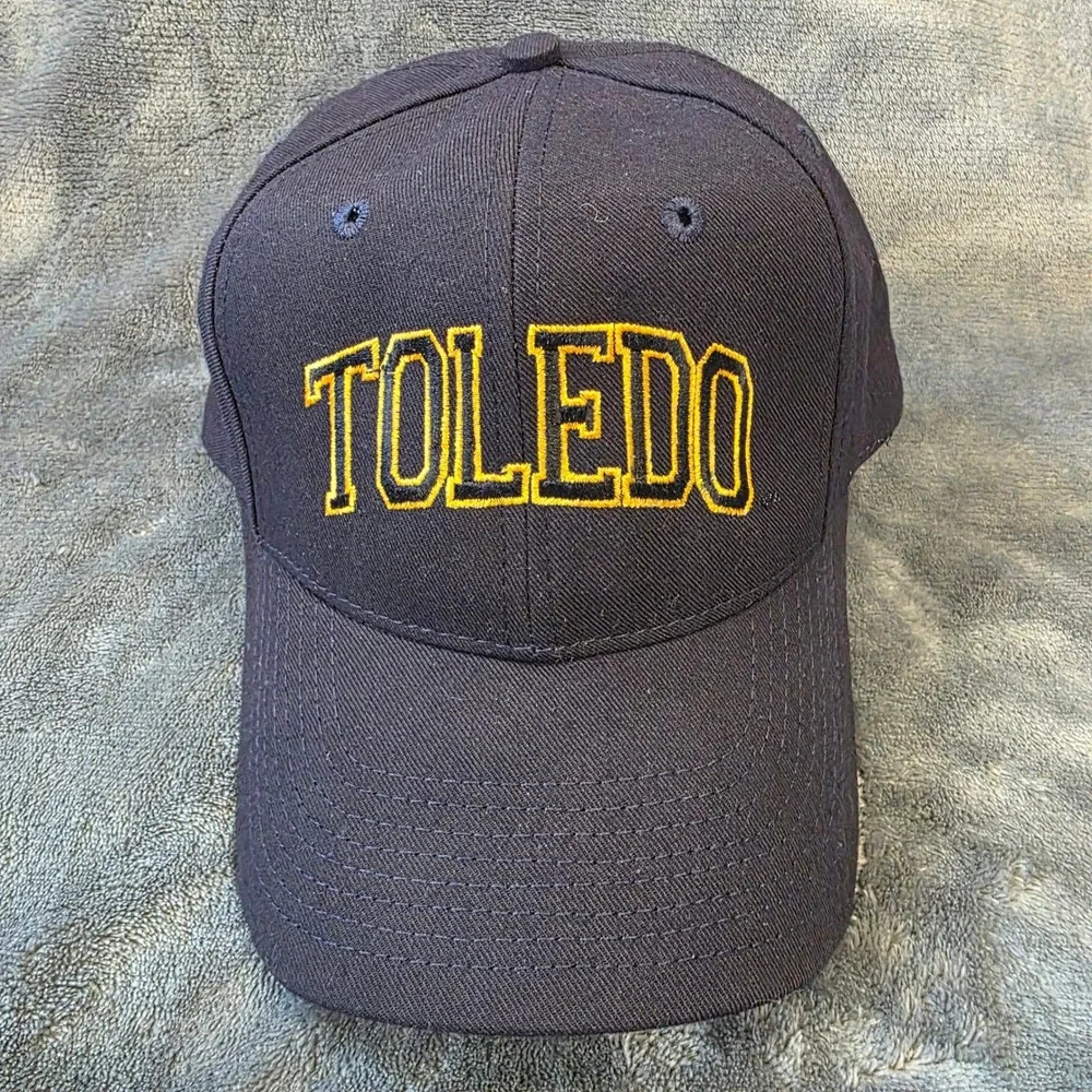 Vtg 90s University of Toledo Rockets Fitted Hat 7 3/8 Cap USA Union Made Navy